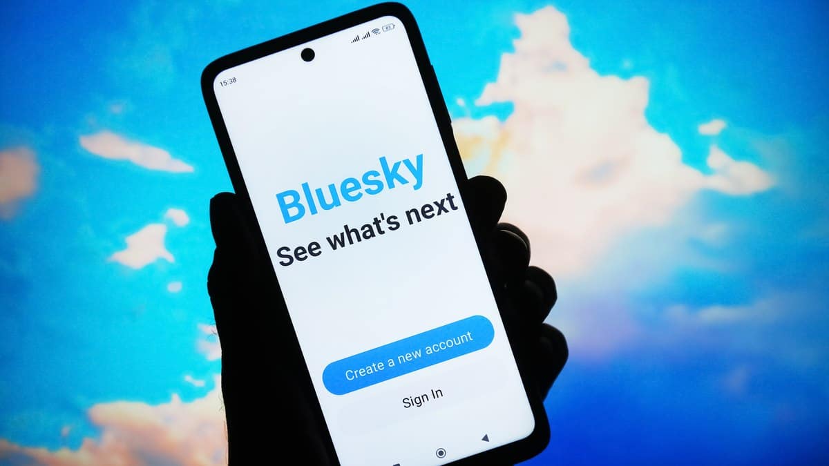 巴西全面封锁 X 平台！去中心化社群「Bluesky」用户数 3 天暴增 100 万人