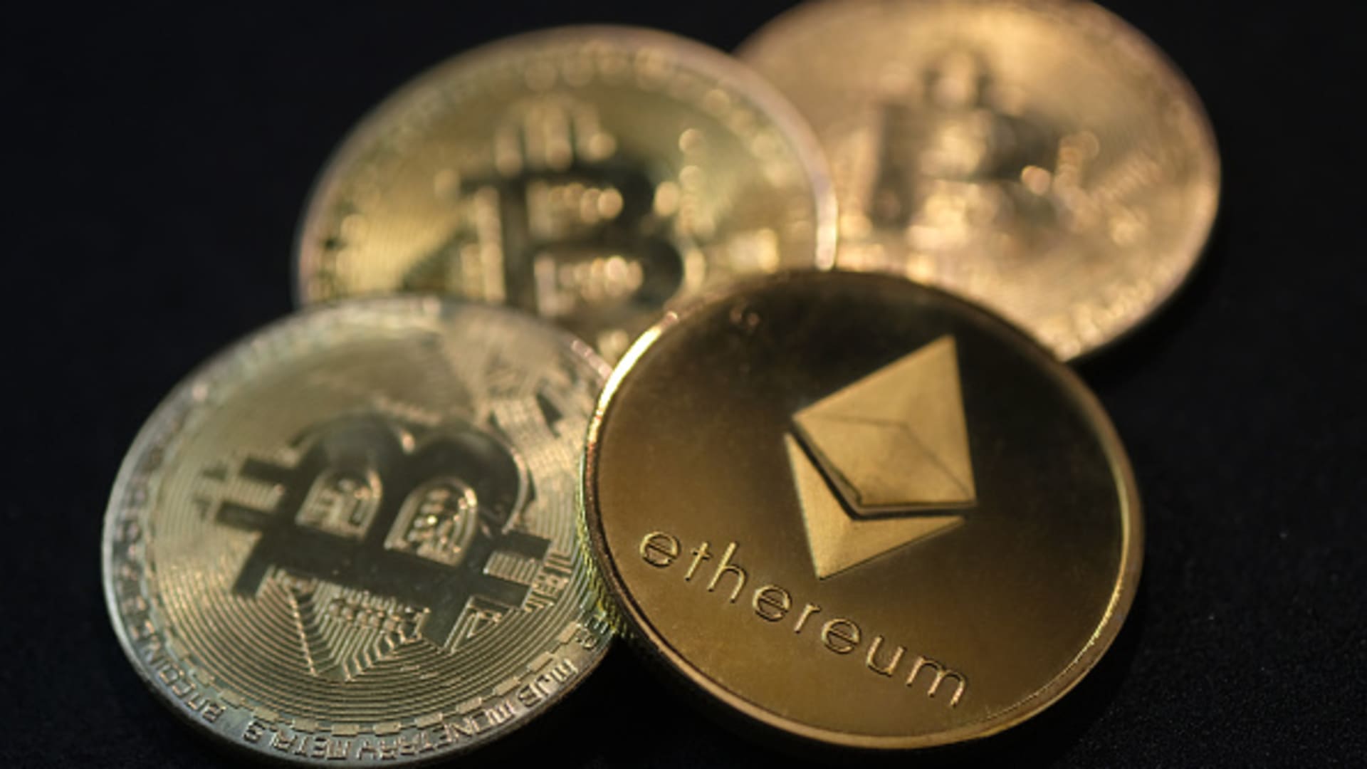 比特币矿商变「以太币金库」！BitMine 募资 2.5 亿美元买 ETH 、股价飙 500%